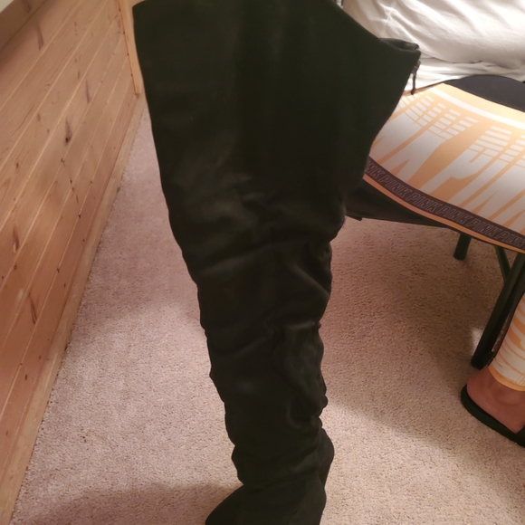 Boots - Picture 2 of 3